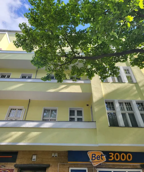 WG geeingnet ! 2 Zi Apartment mit Balkon — photo 1